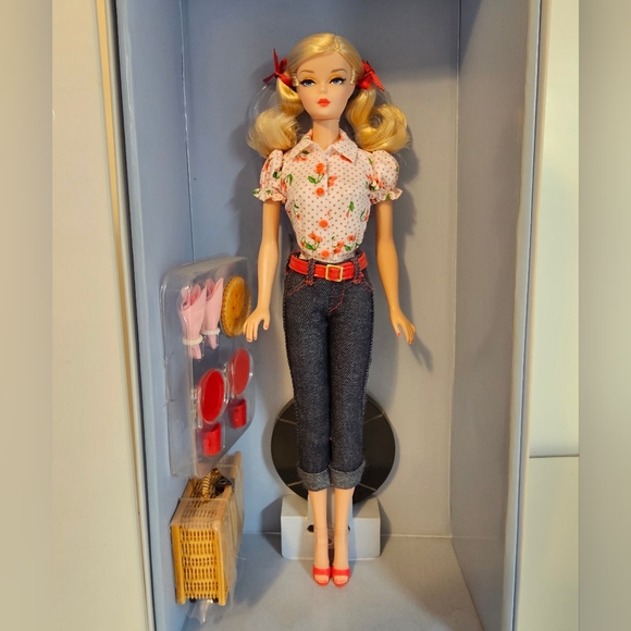 LTD ED - Barbie Cherry Pie Picnic Willows Gold Label 2014 Mattel - Picture 4 of 8